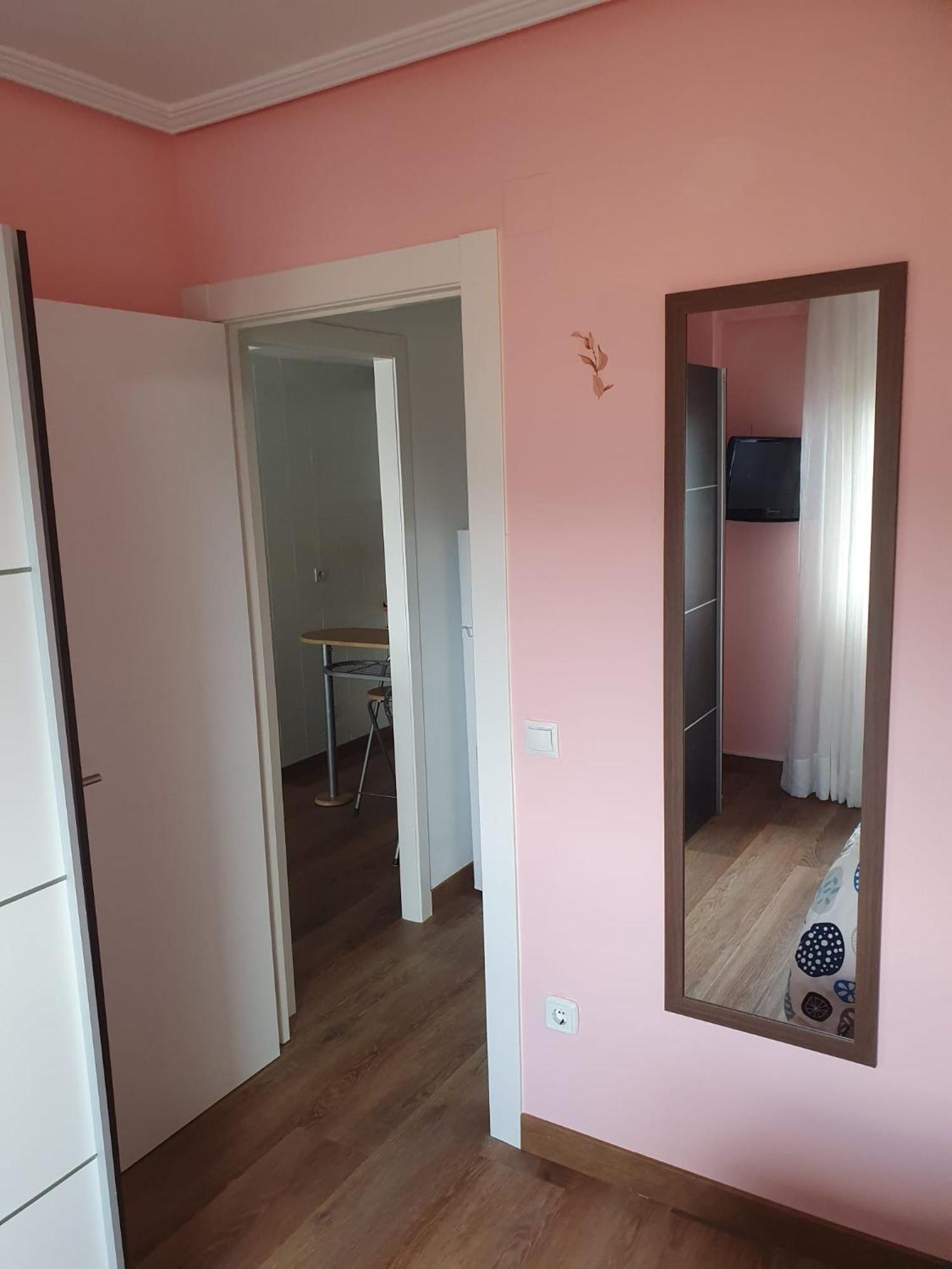 Vistas Monte Naranco Apartamento Con Parking 5Euros Al Dia Οβιέδο Εξωτερικό φωτογραφία