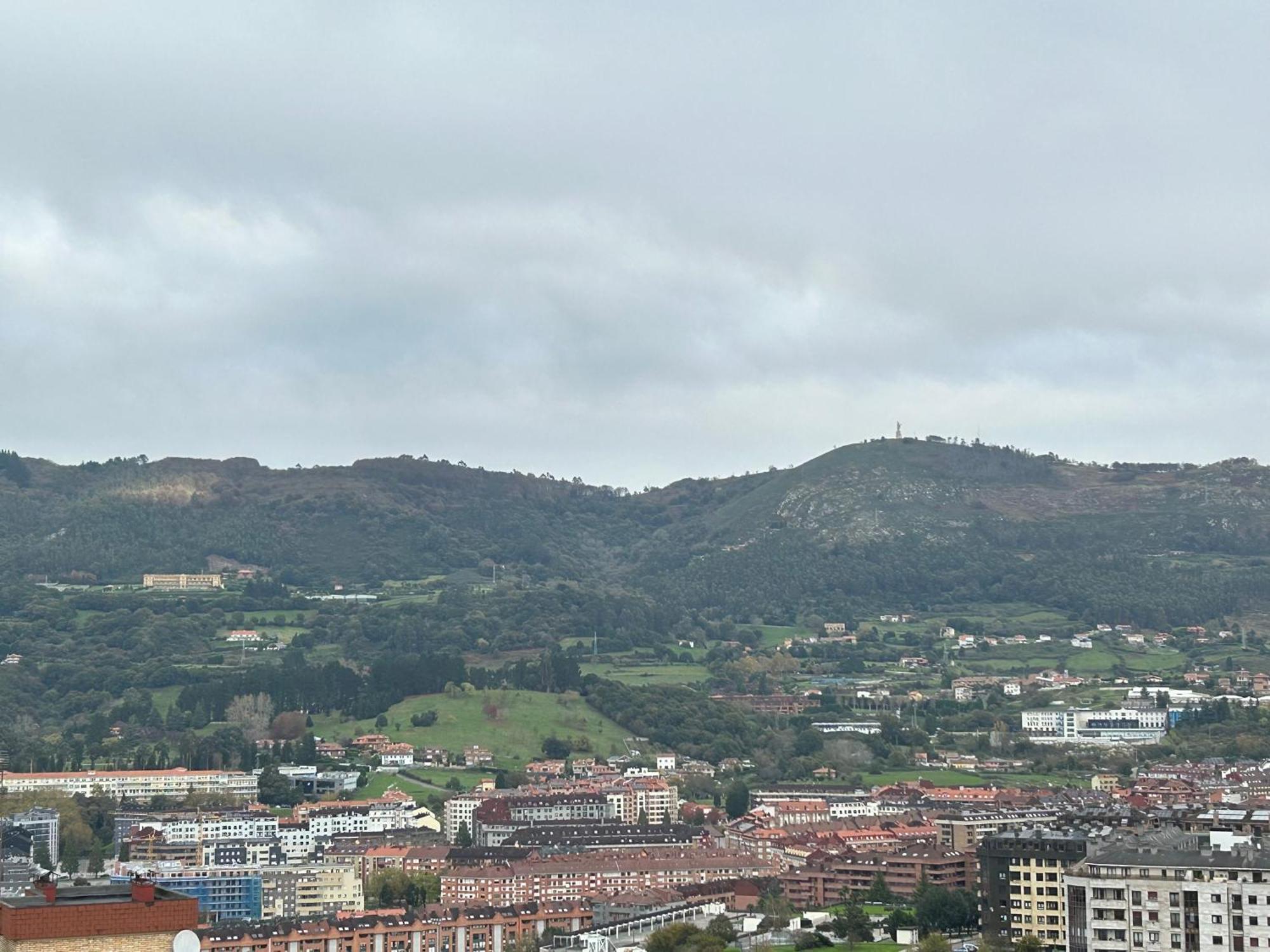 Vistas Monte Naranco Apartamento Con Parking 5Euros Al Dia Οβιέδο Εξωτερικό φωτογραφία